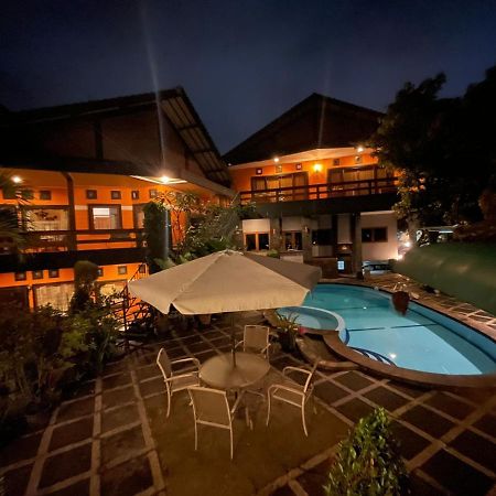 Hotel Kulem Cisitu Bandung Exterior foto