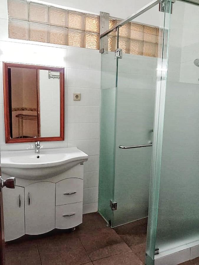 Hotel Kulem Cisitu Bandung Exterior foto